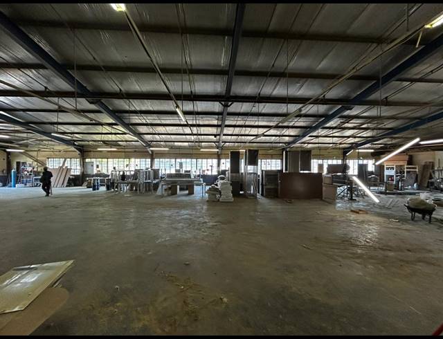2,800M² WAREHOUSE TO LET IN KEW